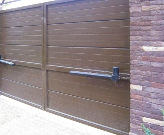 Автоматика для распашных ворот в Новотитаровской