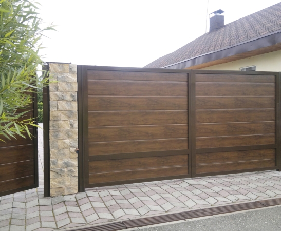 Распашные ворота в Новотитаровской